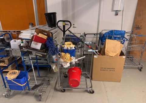 Cleaning carts 6 pcs with various contents