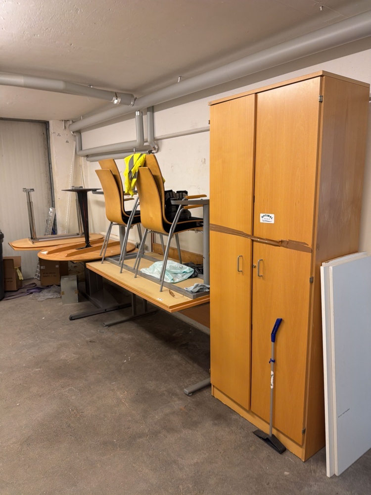 1594721-1 Collection of miscellaneous office furniture