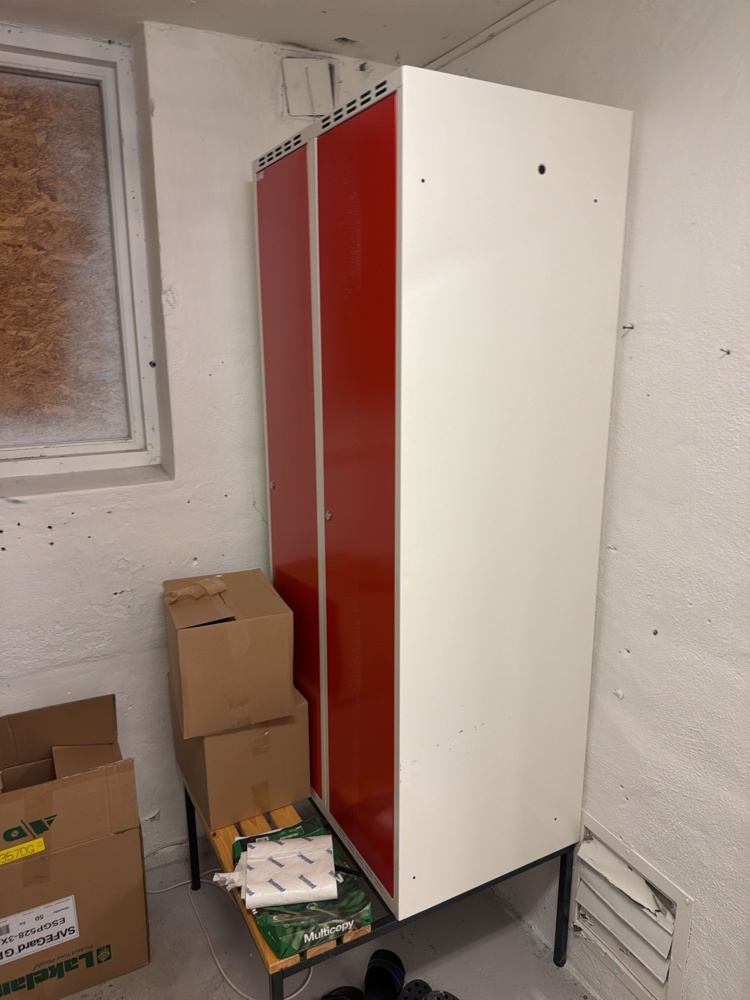 1594722-2 2 sheet metal cabinets and changing room with asbestos equipment