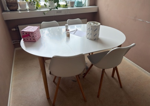 Kitchen table with 4 chairs, capsule machine and kettle