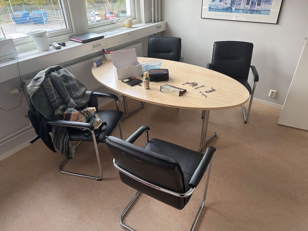 1594733-2 Office workplace and conference furniture