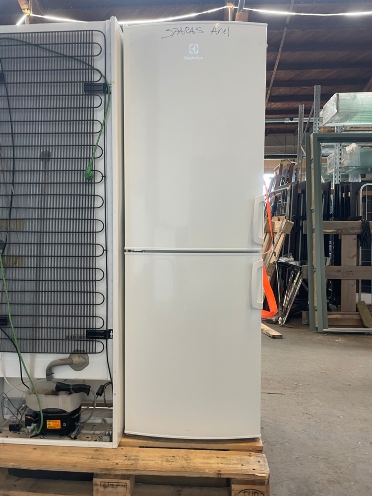 1598894-1 Fridge & freezer combo, Electrolux, 1750mm