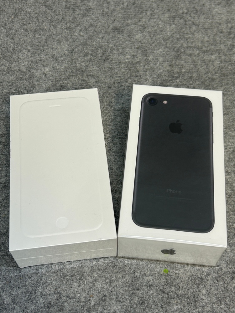 1545087-2 Apple iPhone 6 och iPhone 7 - 2 st nya i oöppnade förpackningar