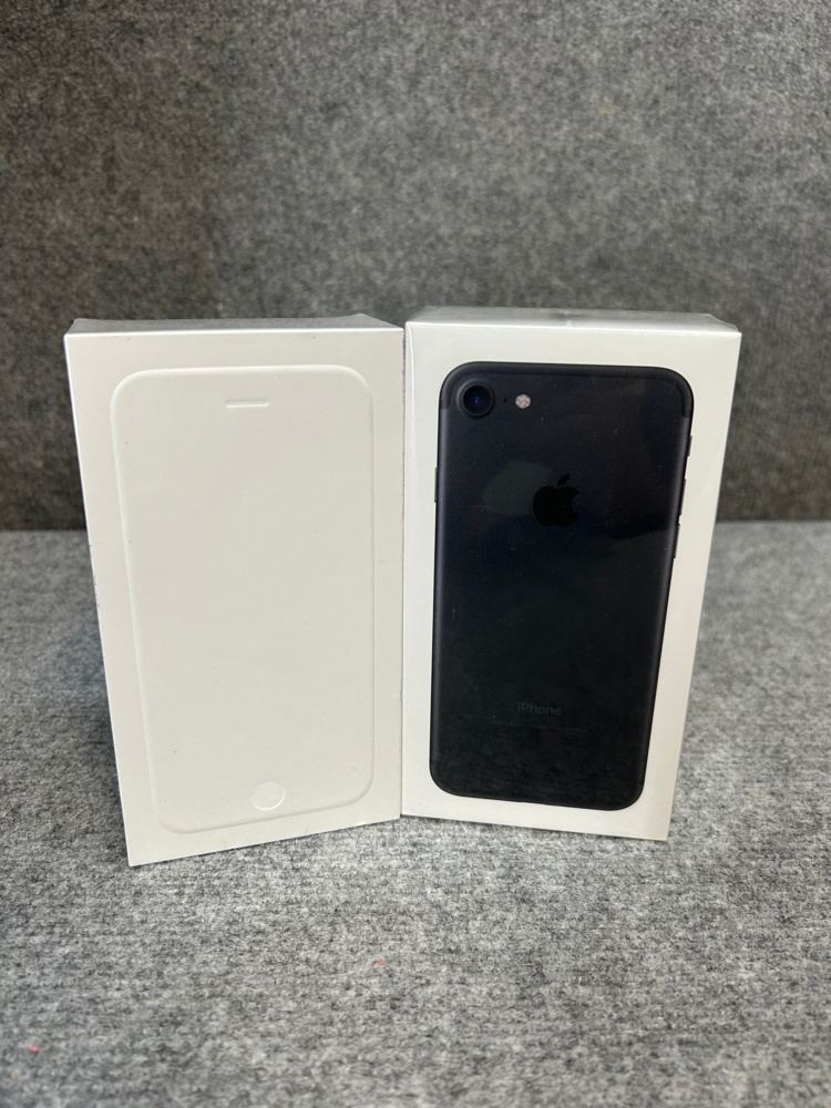 1545087-1 Apple iPhone 6 och iPhone 7 - 2 st nya i oöppnade förpackningar