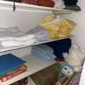 1545088-24 Större samling med möbler, förvaring, leksaker och inredning