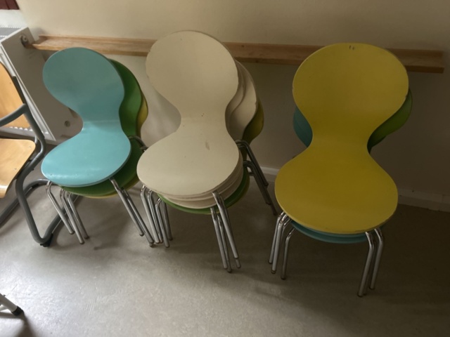 1545089-14 Parti med möbler, förvaring, husgeråd och övrig inredning