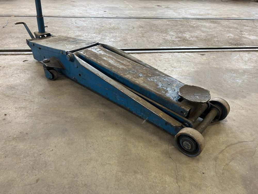 1598333-2 Domkraft