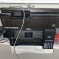 1545090-4 Samling med kontorsmöbler, elektronik och övrigt innehåll
