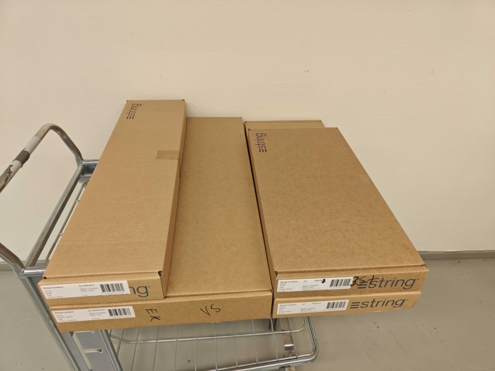 1564911-2 4 pcs New String furniture parts in the color EK