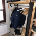 1545092-1 Hyllor, kläder, skor och övrigt förrådsinnehåll