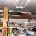 1545092-7 Hyllor, kläder, skor och övrigt förrådsinnehåll