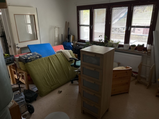 1545093-1 Möbler, husgeråd och övrigt rumsinnehåll