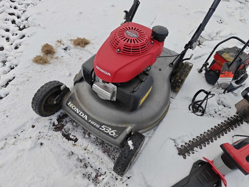 1484619-2 Lawn mower, water pump and garden tools