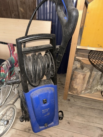 1545105-15 Trädgårdsutrustning, maskiner och övrigt förrådsinnehåll