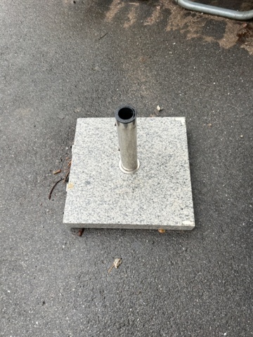 1545106-14 Cyklar, leksaker och trädgårdsredskap