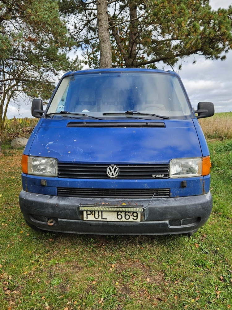 1368482-2 Volkswagen Transporter 2.8t 2.5 TDI Manuell, 102hk -2002