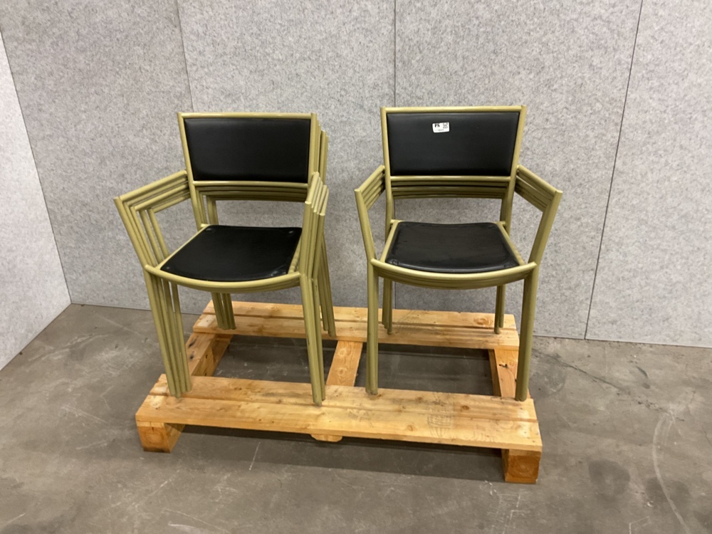1599155-1 10 st. Stolar - CHRIS MARTIN "Jig easy chair "