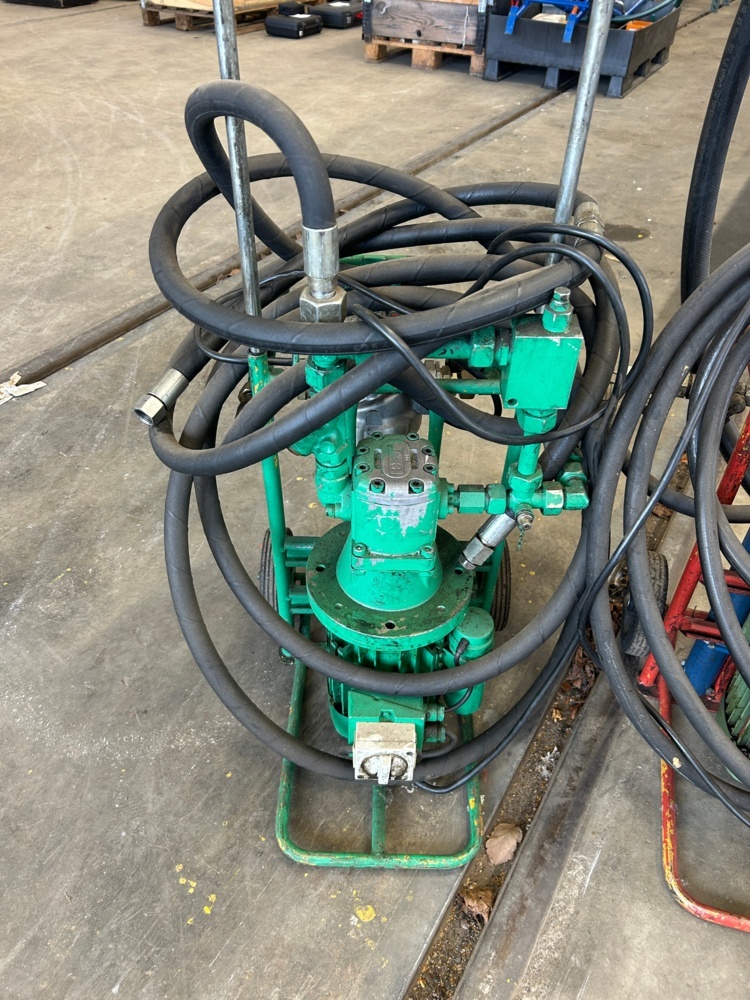 1598415-2 2st hydraulpumpar med elmotor