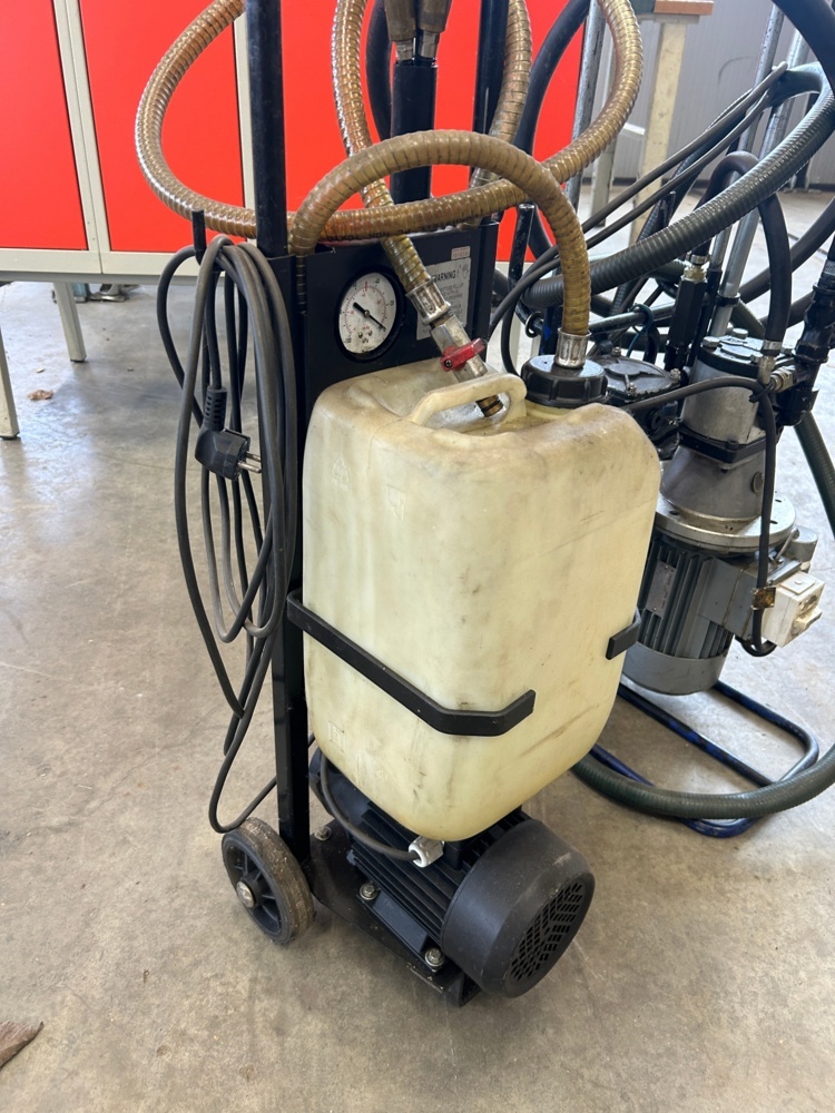 1598416-2 Hydraulpump samt vätskepump