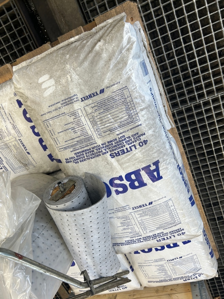 1598444-2 Absorberingsmaterial 4 säckar Absol á 40 liters m.m