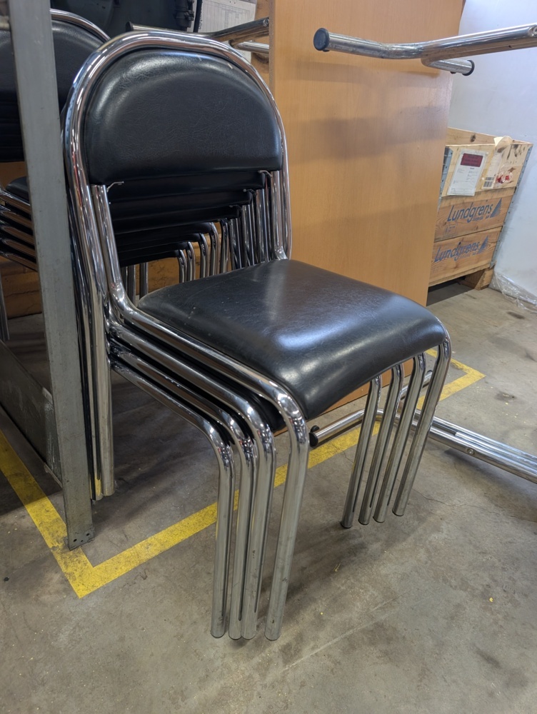 1598450-2 2 st bord med 9 st stapelbara stolar