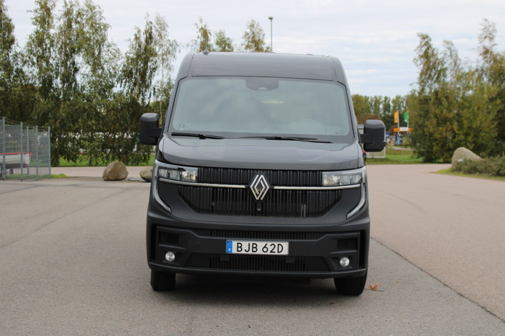 1592762-2 Renault Master 2.0 Blue dCi, 170hp, 2026 (new condition, 1063 km)