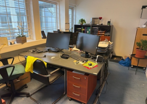 Office workstations 2 pcs with office furniture and monitors