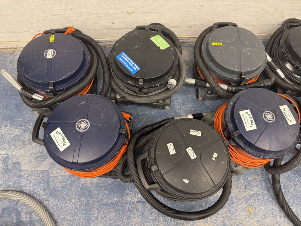1594749-2 Vacuum cleaners 11 pcs - Nilfisk
