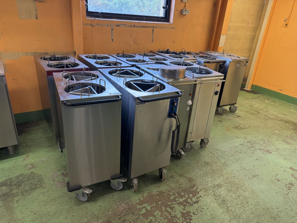 1566490-1 Tallriksvagnar och tallriksvärmare 11 st - Elektro-Thermo, Electrolux och Idesta