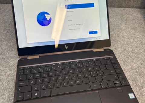 Laptop med tillbehör - HP Spectre x360 Convertible 13-ap0xxx