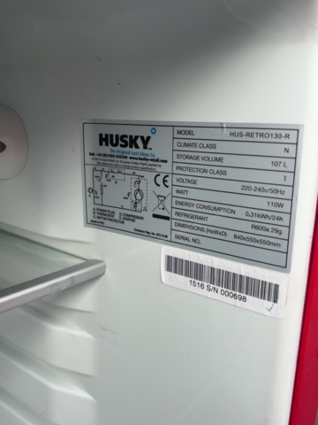 1373332-3 Kylskåp – Husky HUS-RETRO130-R
