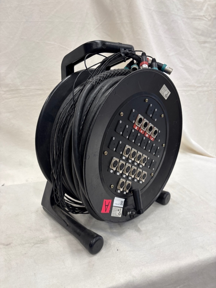 1588713-2 Analogmulti på vinda 12in/4ut 35 m
