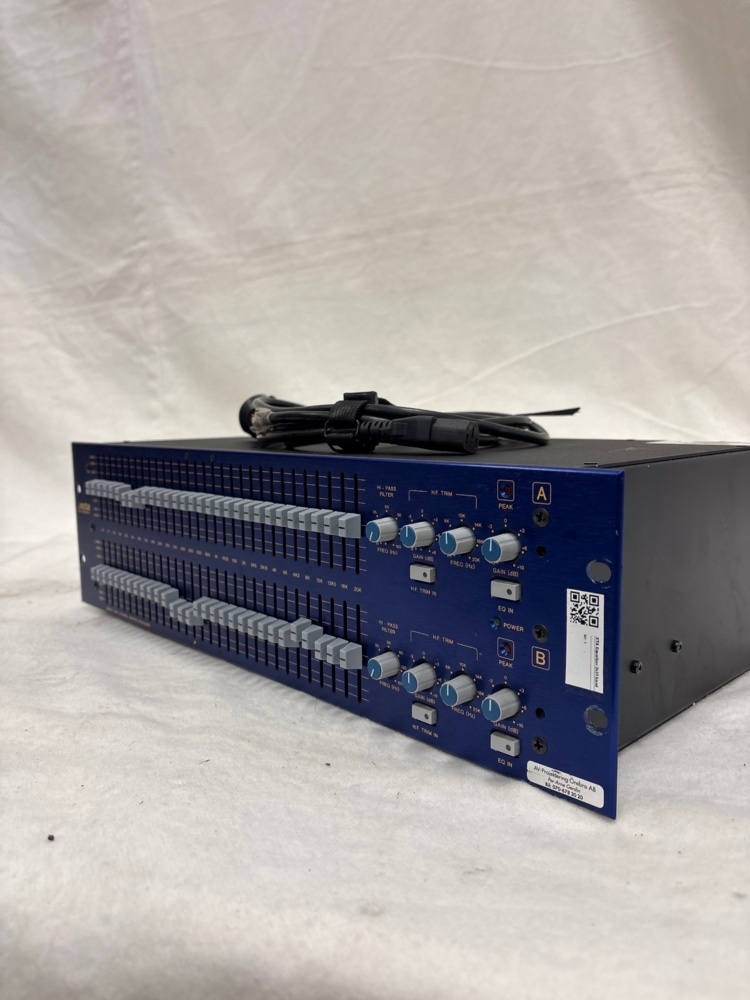 1588719-2 XTA Equalizer 2x31 band