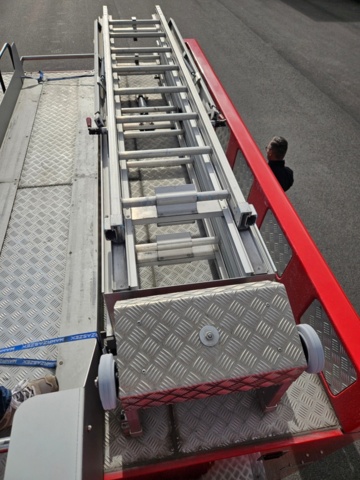 1368484-23 Fire truck / extinguishing truck – Mercedes-Benz 976.01 -2011