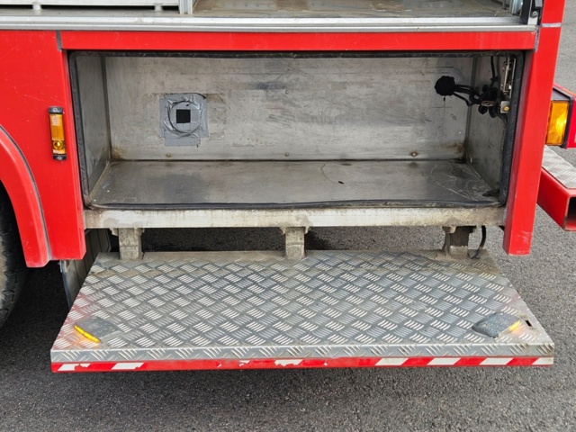 1368484-41 Fire truck / extinguishing truck – Mercedes-Benz 976.01 -2011