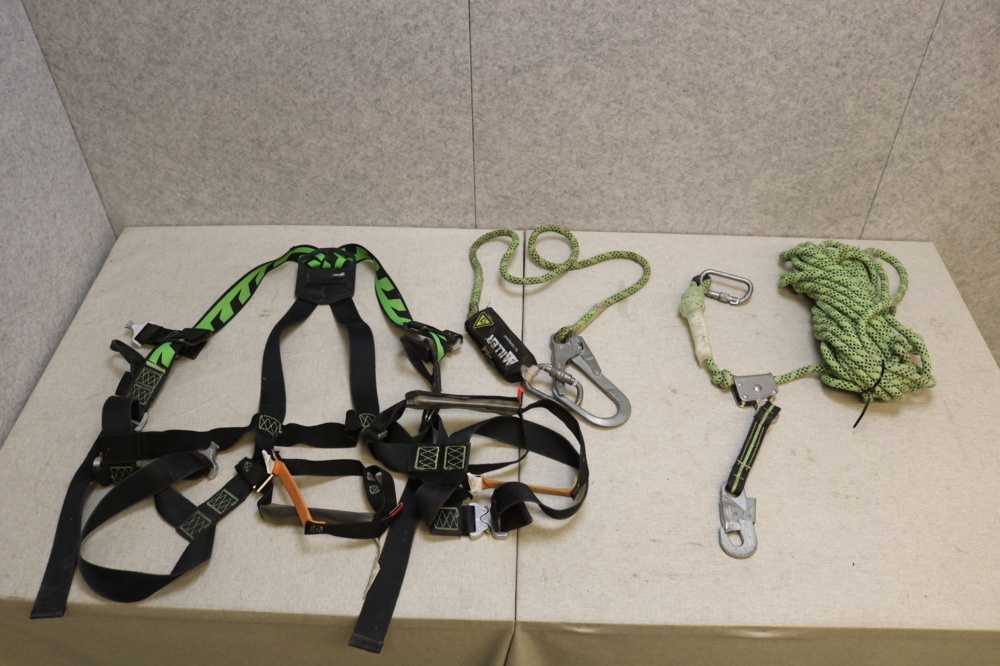 1515290-2 Honeywell Miller safety harness & long rope