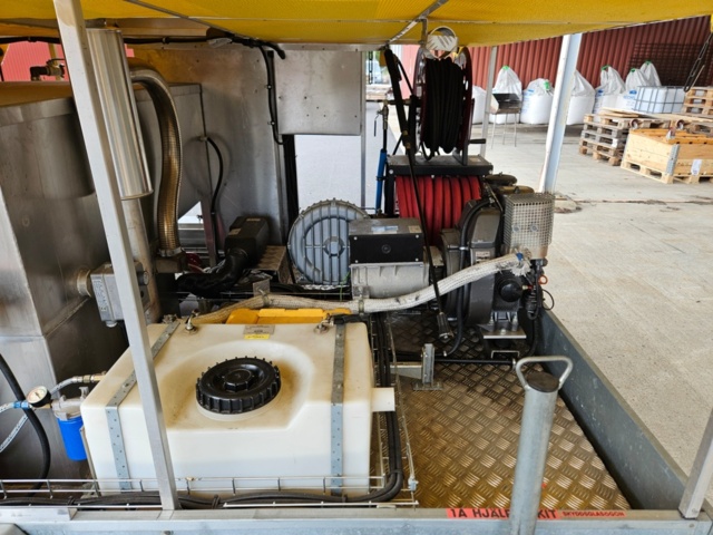 1368485-11 Trailer with flushing equipment - Rekotrailer Reko 1500 E -2000