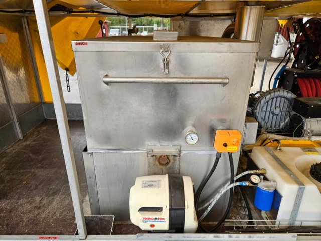 1368485-12 Trailer with flushing equipment - Rekotrailer Reko 1500 E -2000