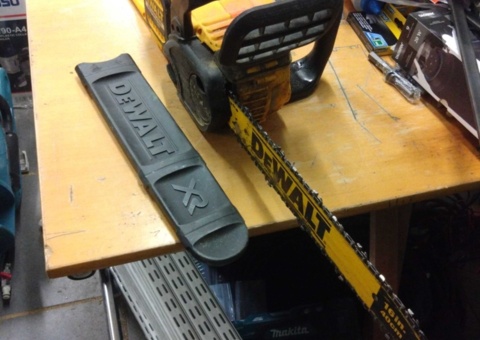 Motorsåg batteridriven Dewalt DCM575 54V
