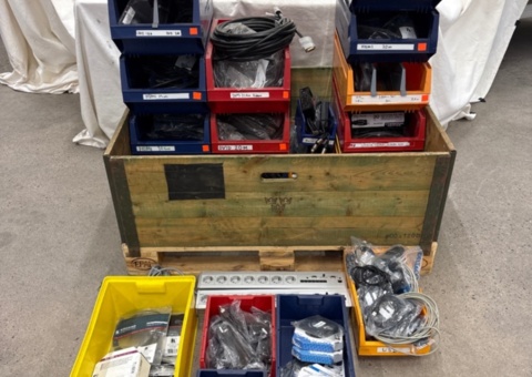 Installationsmateriel,kablar  Bordsbrunnar, uttag mm.