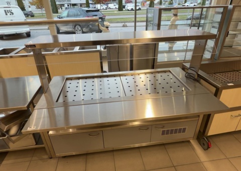 Serveringsdisk med kylbrunn - Idesta L-1600X650