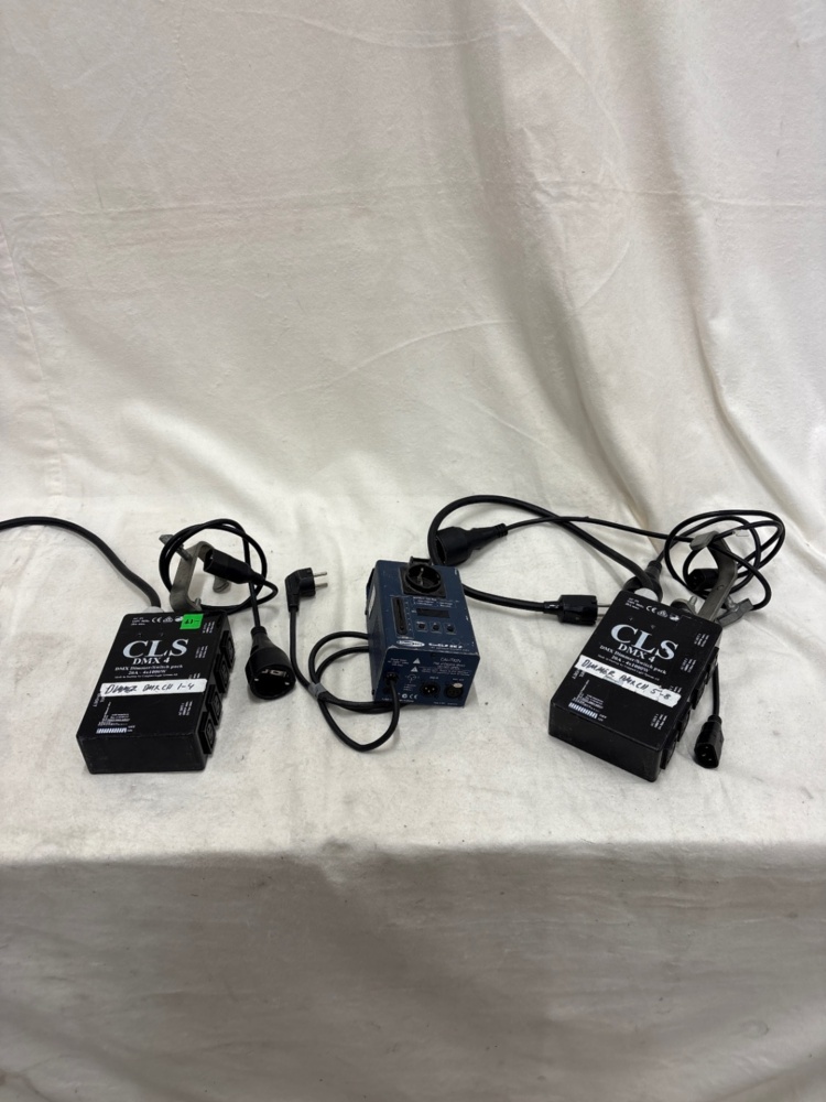 1588747-1 3 st 1-fasdimmer DMX-styrd