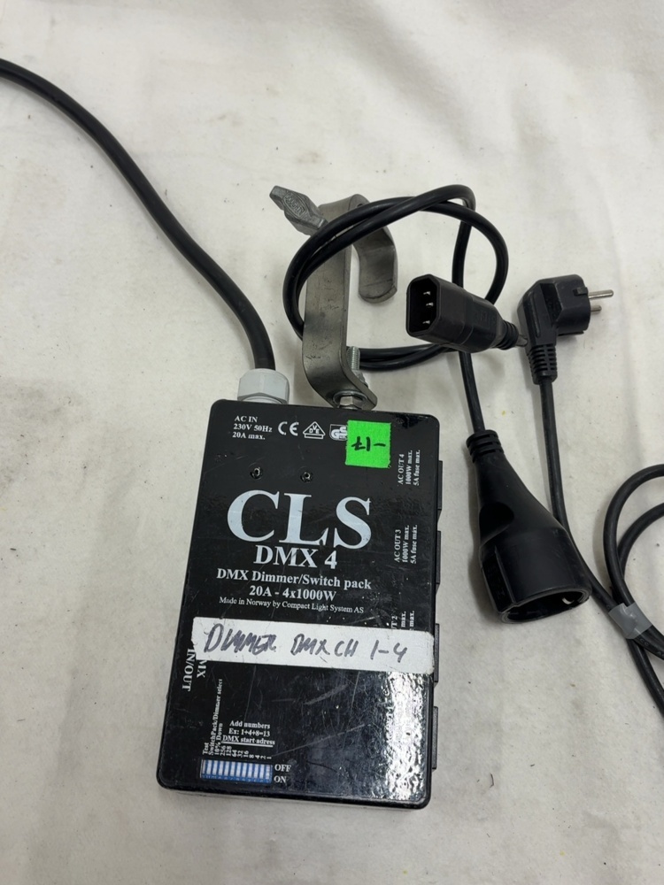 1588747-2 3 st 1-fasdimmer DMX-styrd