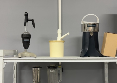 Samling av äldre mixers och juicepress - Hamilton Beach