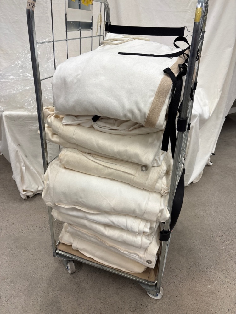 1588750-2 10 st Vit Backdrop 6 x 4 B-Tyg