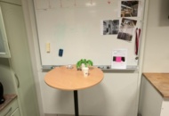 1575020 Whiteboard and standing desk