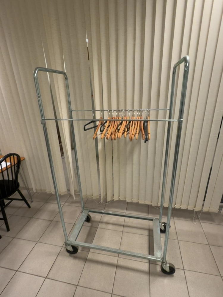 1575021-1 Rullvagn med galgar