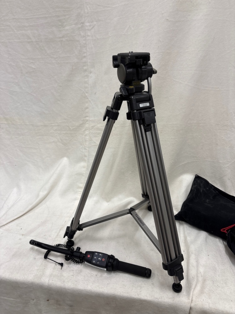1588758-2 1 st Kamerastativ, Libec TH650, tripod + 1 st Manfrotto Remote, Zoom