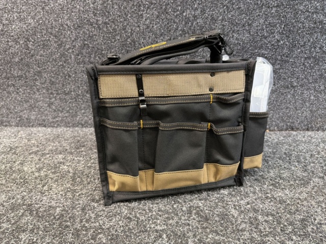 1599974-4 Verktygsväska CLC CL1001528 28 cm