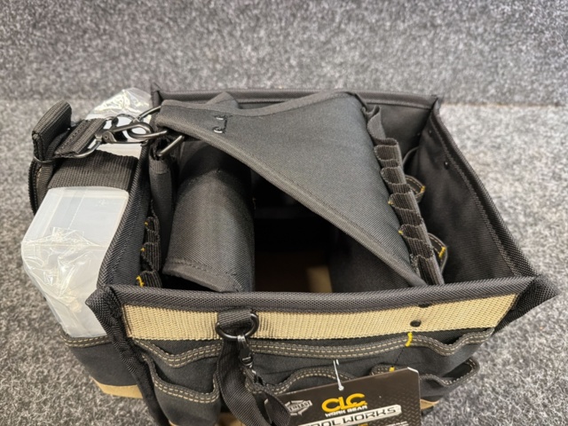1599974-6 Verktygsväska CLC CL1001528 28 cm